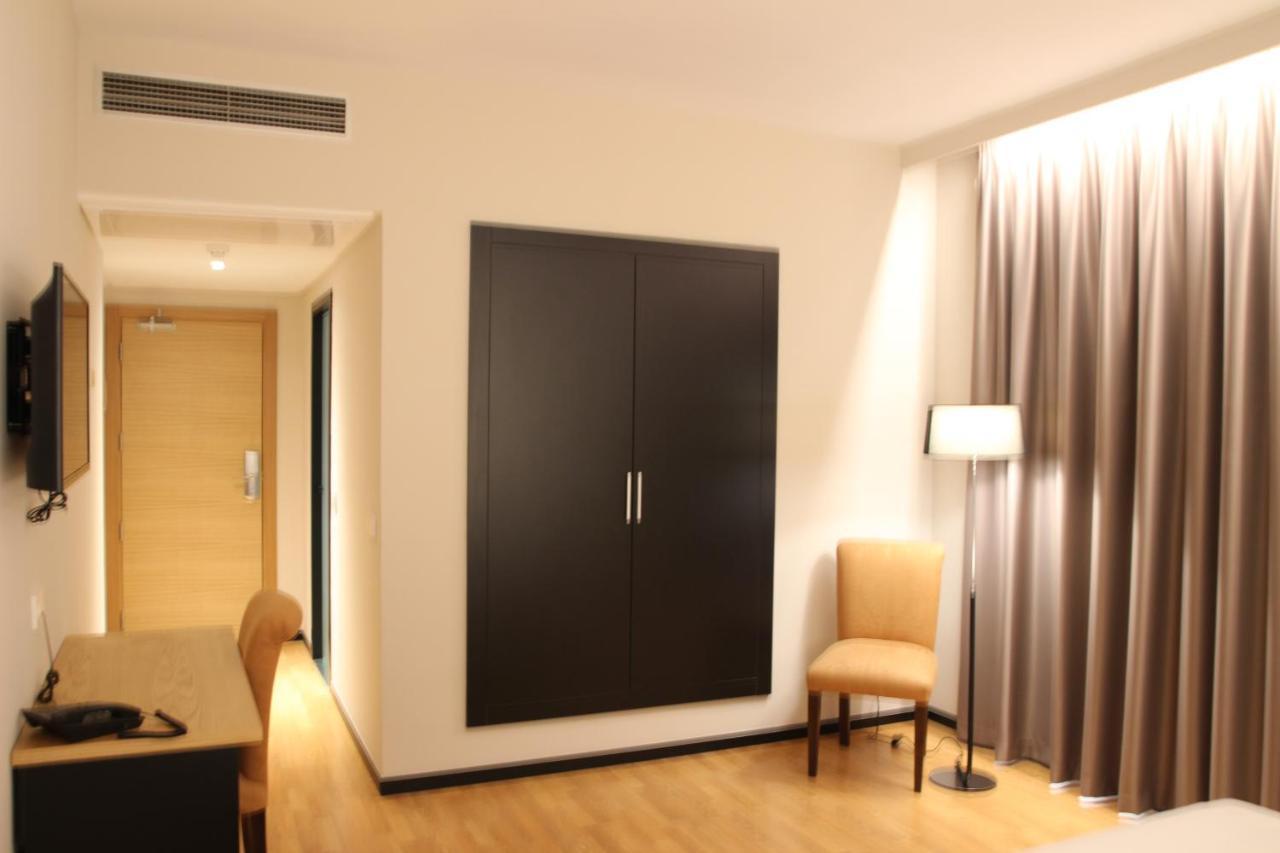 Hotel Alcantara Caces Exteriör bild